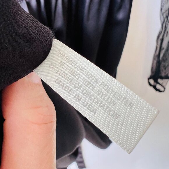 Flora Nikrooz NWT Showstopper lace / satin robe , black, Size M - Picture 9 of 9